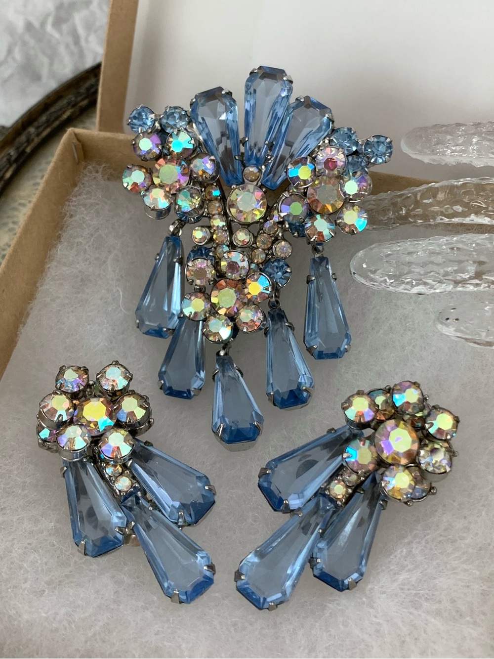 Juliana D&E DeLizza Elster Blue Florette Pentagon Brooch Earring Demi Parure Set - Picture 4 of 12